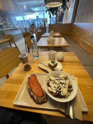 Lunch Menu Combo at Masseria in Stuttgart