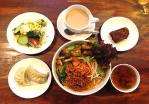 Vegan curry noodle at Shama Vegetarian Indian Restaurant in Osaka