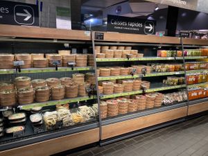 Grab-and-go bowls  at MANOR in Lausanne