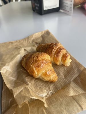 Got some amazing mini vegan croissants that were super sweet and perfect little pastries  at CroisSants in Barcelona