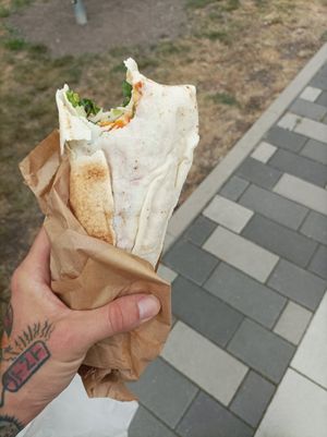 Pita mit Grillgemüse at Falafel House in Hamburg