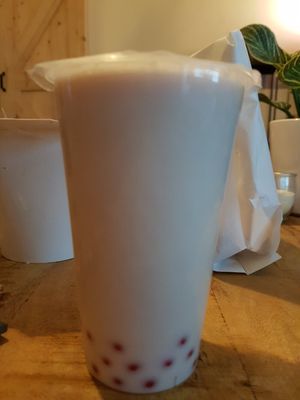 Kokos drankje met granaatappel balletjes at MiWoki in Spijkenisse