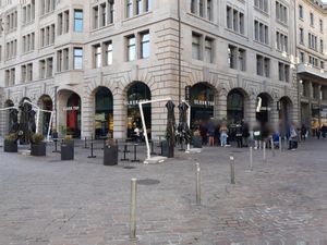 Outdoor seating at Black Tap Craft Burgers & Beer in Zurich