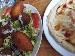 Kebés Falafels Végan et Caviar d'aubergine at Le Levantin in Clermont-ferrand