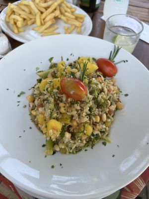 Risoto vegano (brócolis, mandioquinha, feijão fradinho e tomate cereja)   at Manjericão in Ilhabela