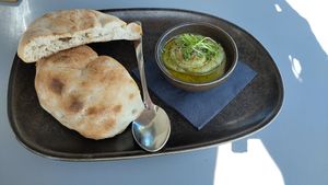 Hummus at Bloomell in Olten