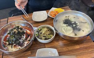 Thats the Bibimgusu and Manduguksu  at Daom Noodle 다옴국수 in Seoul