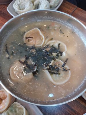 Rice cakes and dumplings at Daom Noodle 다옴국수 in Seoul