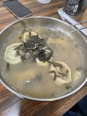 Rice cake and dumplings dish  at Daom Noodle 다옴국수 in Seoul