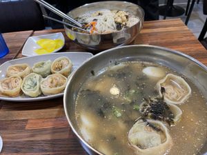 Vegan traditional noodles, Vegan Rice cake and dumplings and vegan dumplings at Daom Noodle 다옴국수 in Seoul