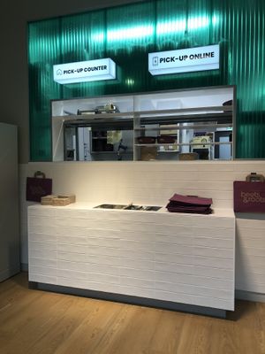 Pick up counter  at Beets & Roots  in Stuttgart