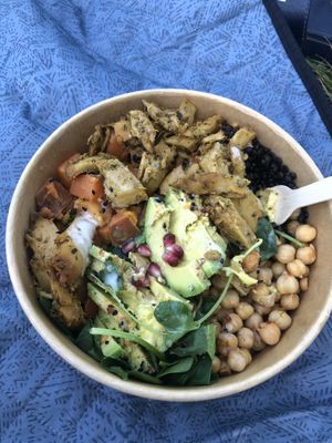 My b&r-favorite: Avocado vegan chicken bowl   at Beets & Roots  in Stuttgart
