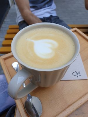 Latte at Balance coffee & wine in Znojmo