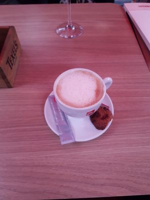 Coffee at Kade 4 in Rotterdam