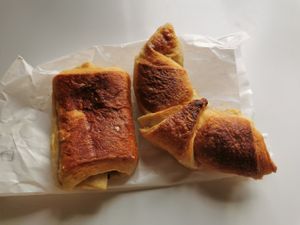 Pain au chocolat et croissant, 2,50€ +2€ at Taylor's Cafe in Brussels