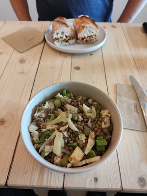  at Taylor's Cafe in Brussels