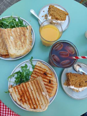  at Taylor's Cafe in Brussels