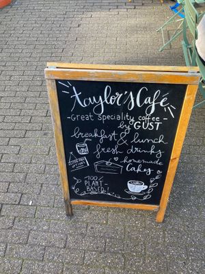  at Taylor's Cafe in Brussels