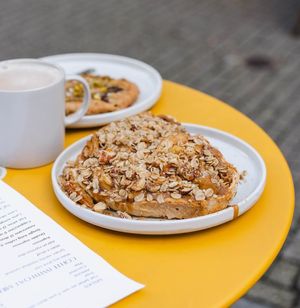 Our sweet toast is ideal if you want to start your day off with something sweet but filling! Made with pure hazelnut butter, baked cinnamon apples and maple syrup at Taylor's Cafe in Brussels