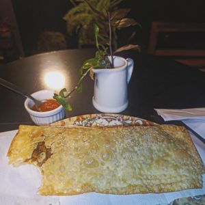 Pastel frito de proteína vegetal texturizada e gorgonzola vegano, com molho picante caseiro de cortesia at Miraflores - Gastro Bar Vegan  in Curitiba