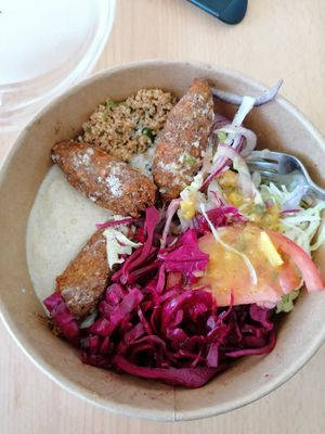 Falafel bowl at Gaia Kitchen in Vienna