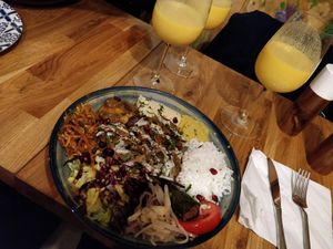 Bowl with seitan at Gaia Kitchen in Vienna