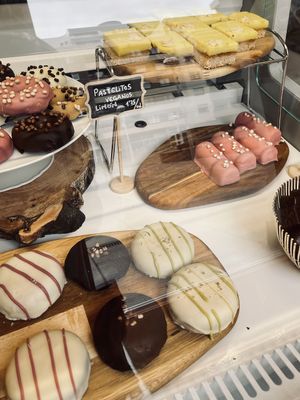 Pasteles veganos limón at Fit & Goxo in Bilbao