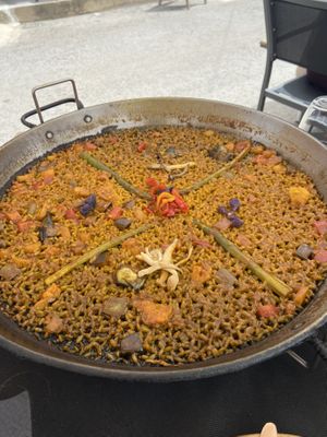 Paella de verduras de temporada (with this seasons vegetables)  at MariBel Arrocería in Valencia