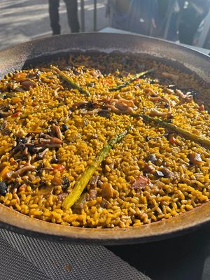 Vegetable Paella for 2, 17€ per person at MariBel Arrocería in Valencia