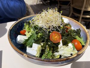 Salad  at Manpuk in Vilafranca Del Penedes