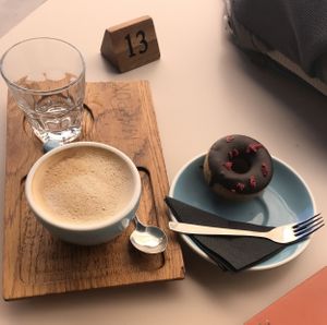 Cafe + donete vegano sin gluten  at Manpuk in Vilafranca Del Penedes