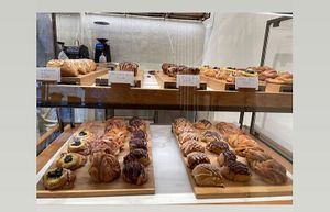 Cinnamon rolls and baked goods at MOON in Zurich