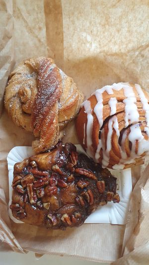 Cardamon, cinnamon and sticky bun at MOON in Zurich