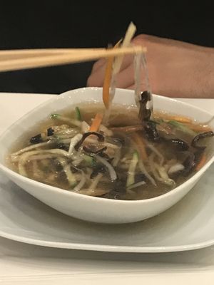 Zuppa con spaghetti di soia  at Shanghai Naturalmente in Padua