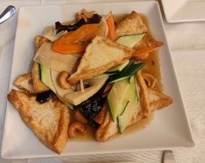 Tofu stufato con anacardi at Shanghai Naturalmente in Padua