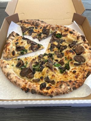 I am once again getting the mushroom pizzaa  at Pizza Creature in Portland