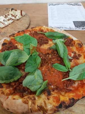 Pizza volognaise at La Pizzeria - Paulo Azevedo in Woerth