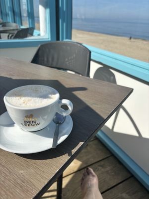 True blue vegan koffie  at De Strandtent in Callantsoog