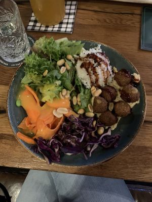 Vegane Falafel Bowl   at QMUH in Ravensburg