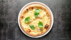 Pizza Biancaneve  at Balzunetta Restaurant in Floriana