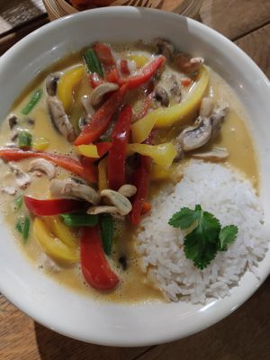 Vegan mango curry at Woosabi in Gdansk