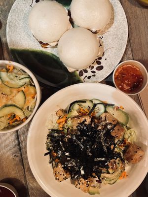 Bao band were good. They just add large pieces of tofu inside. Side salad was sooo basic!! Sushi bowl  was good. I really liked the rice.   at Woosabi in Gdansk