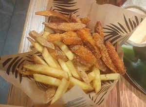 Mixed fries at Woosabi in Gdansk