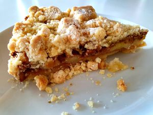 Apple-crumble-cake (vegan) at Xafé in Dusseldorf