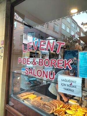 Best to go early for the vegan options at Levent Pide in Istanbul