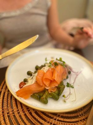 Gofre de Espinaca con Salmon (mi desayuno ☺️) at Veranda Cafe in Marbella