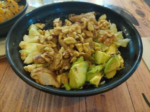 Tah bowl with Heura pb chickn at Wakaya Poke & Healthy Bar in Valladolid