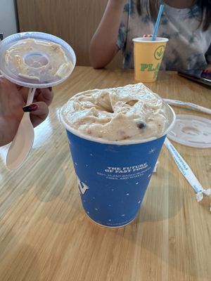 Butterfinger snow day so bomb!!!  at Plant Power Fast Food - Craig Rd in Las Vegas