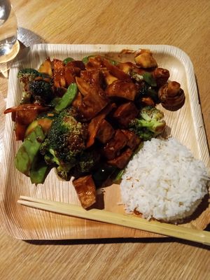 Tofu and veggies at Black Bamboo in West Hartford