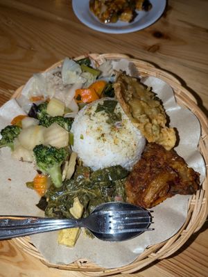 Selection of buffet dishes at Loving Hut Express - Gejayan in Yogyakarta